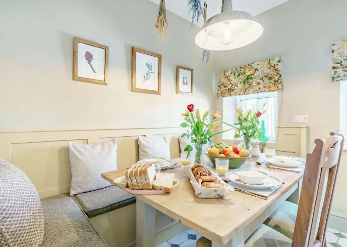 2 Bed In Richmond Oc-88217 *