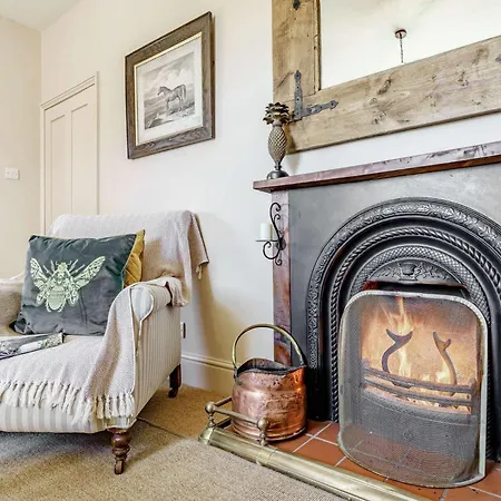 2 Bed In Richmond 88217 Vakantiehuis *