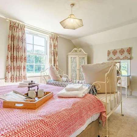 Сasa de vacaciones 2 Bed In Richmond Oc-88217 *