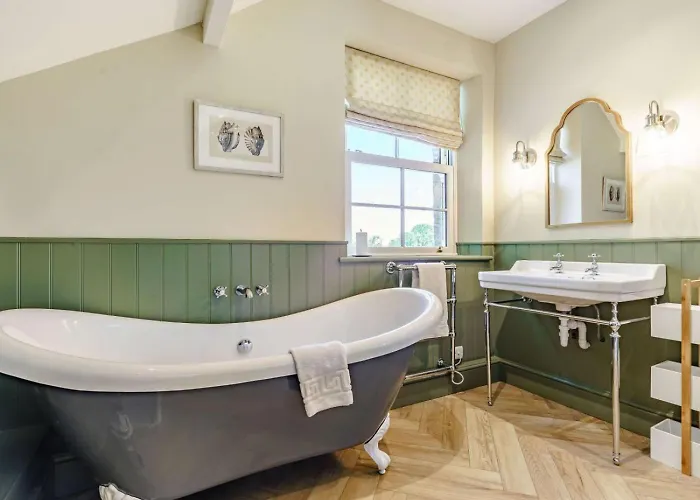 2 Bed In Richmond Oc-88217